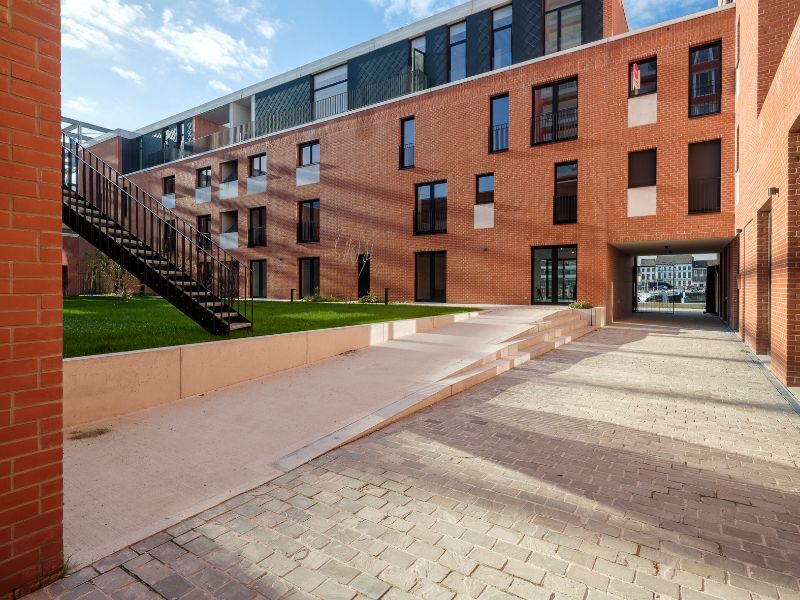 Ruim 2slpk-appartement met zuid-west georiënteerd terras aan de ‘Nieuwe Dokken’. Een appartement met een fenomenaal zicht over het water en de Gentse skyline! foto 11