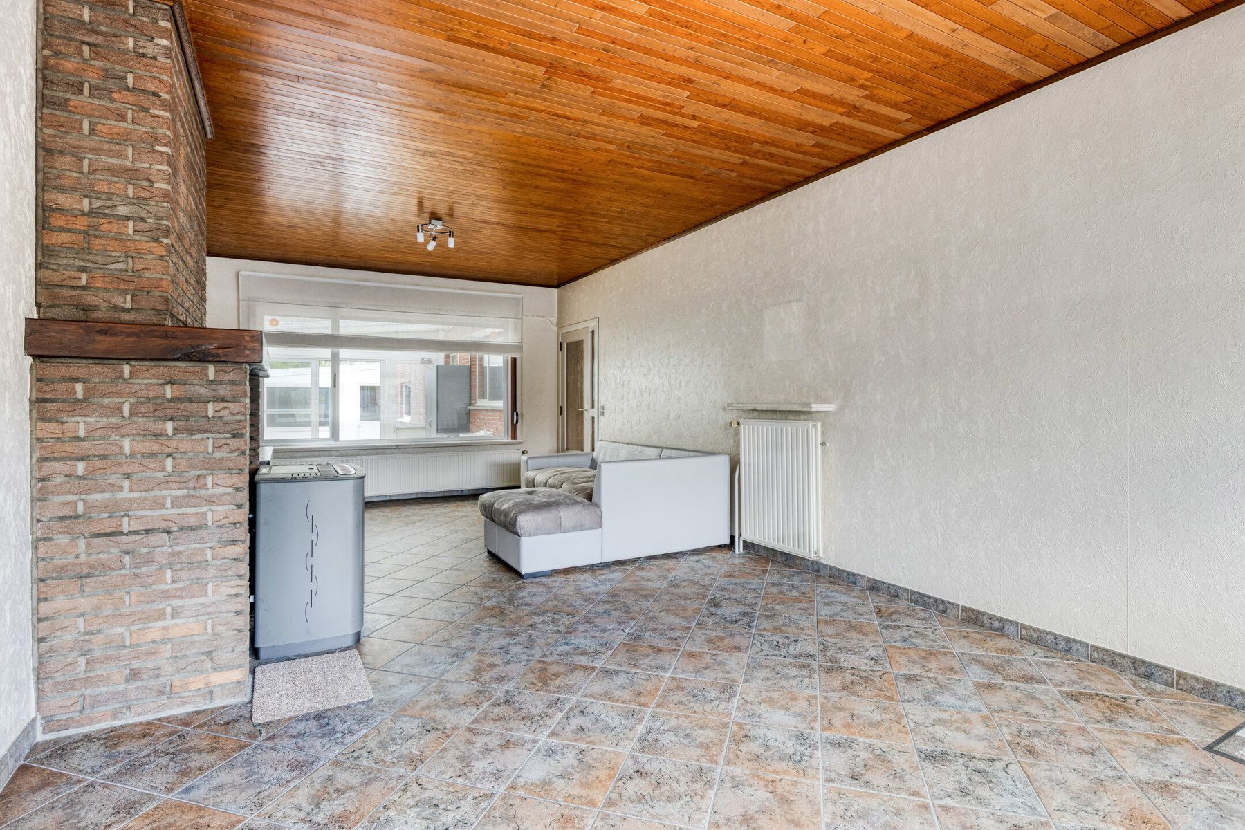 Op te frissen halfopen woning met loods te Affligem foto 3