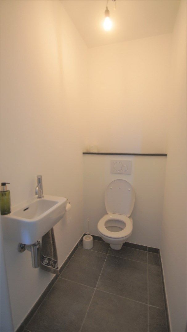 Prachtige nieuwbouw met 3 slpks, zonnig terras en tuin foto 11