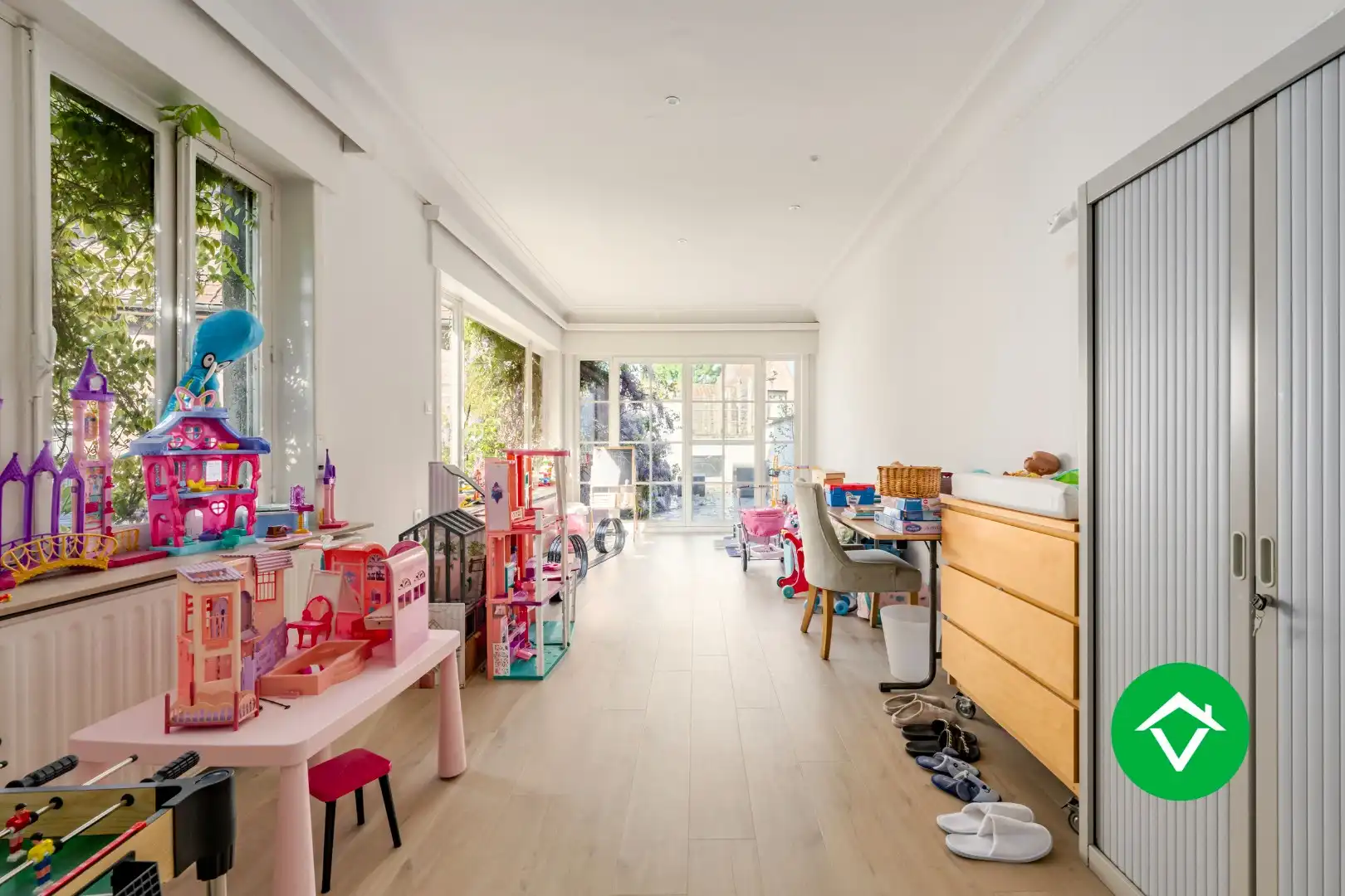Ruim triplex appartement met 5 slaapkamers, in het centrum van Torhout foto 12