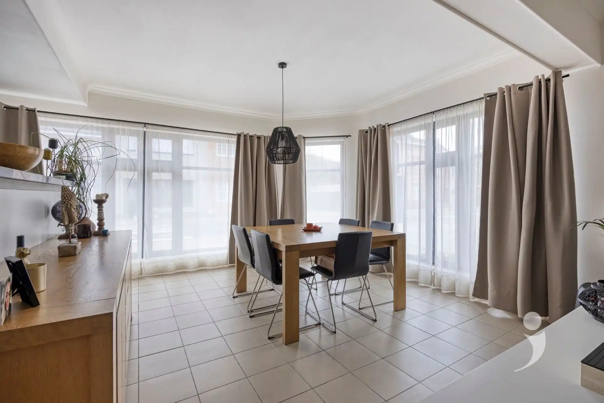 Ruim gelijkvloers appartement met 2 slaapkamers, binnenkoer en aparte inkom in Hombeek foto 2