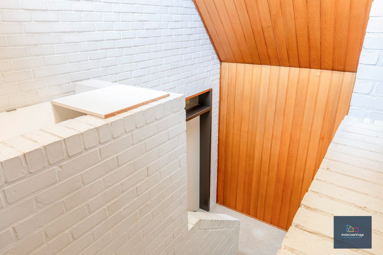 Architecturale woning op een rustige ligging foto 22