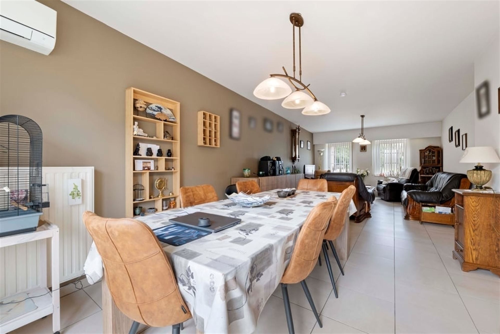 VERRASSEND RUIME GEZINSWONING MET GARAGE IN HEERS  foto 17