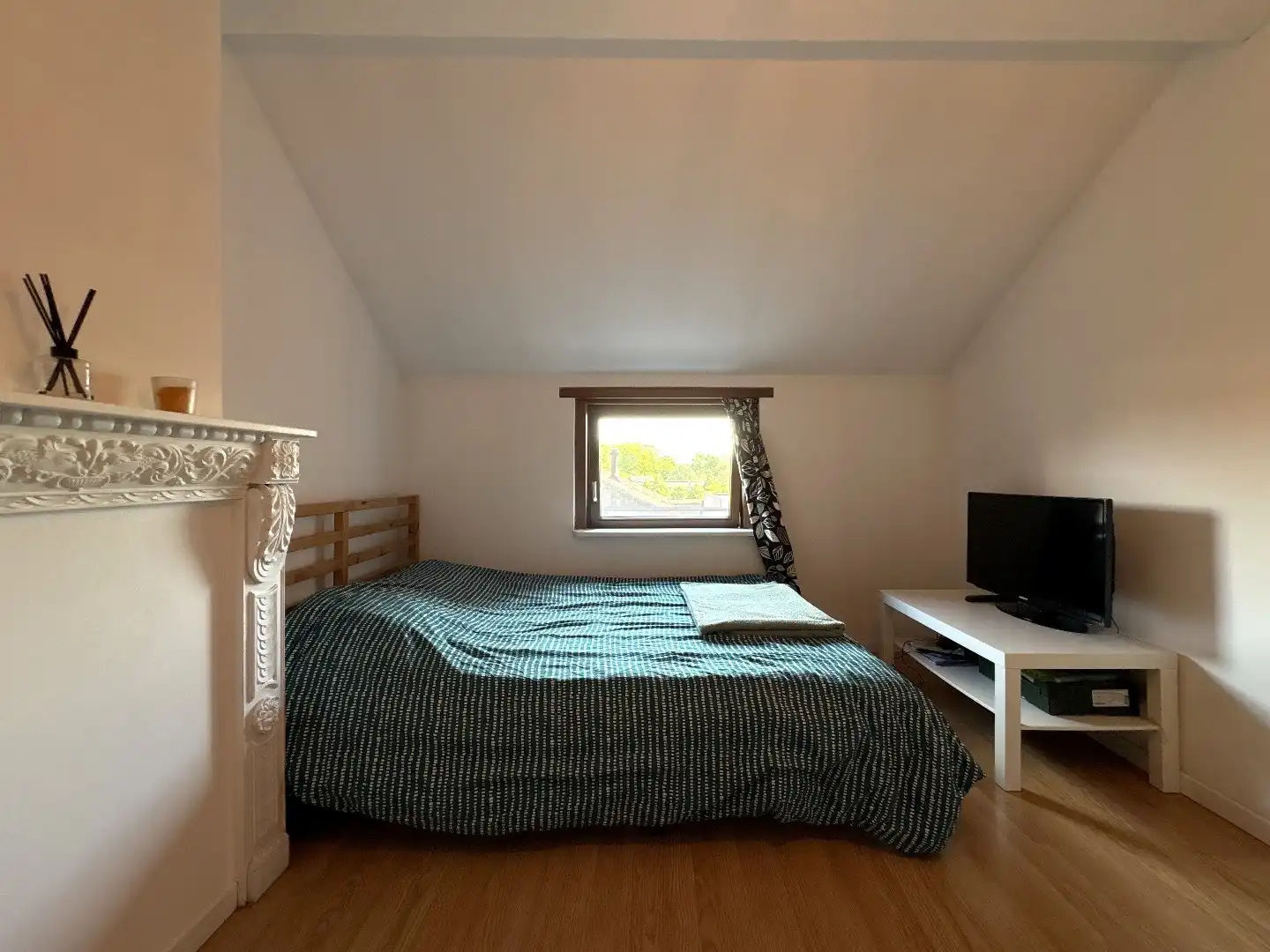 Instapklare woning met 2 slaapkamers en ruime binnenplaats in Menen foto 11