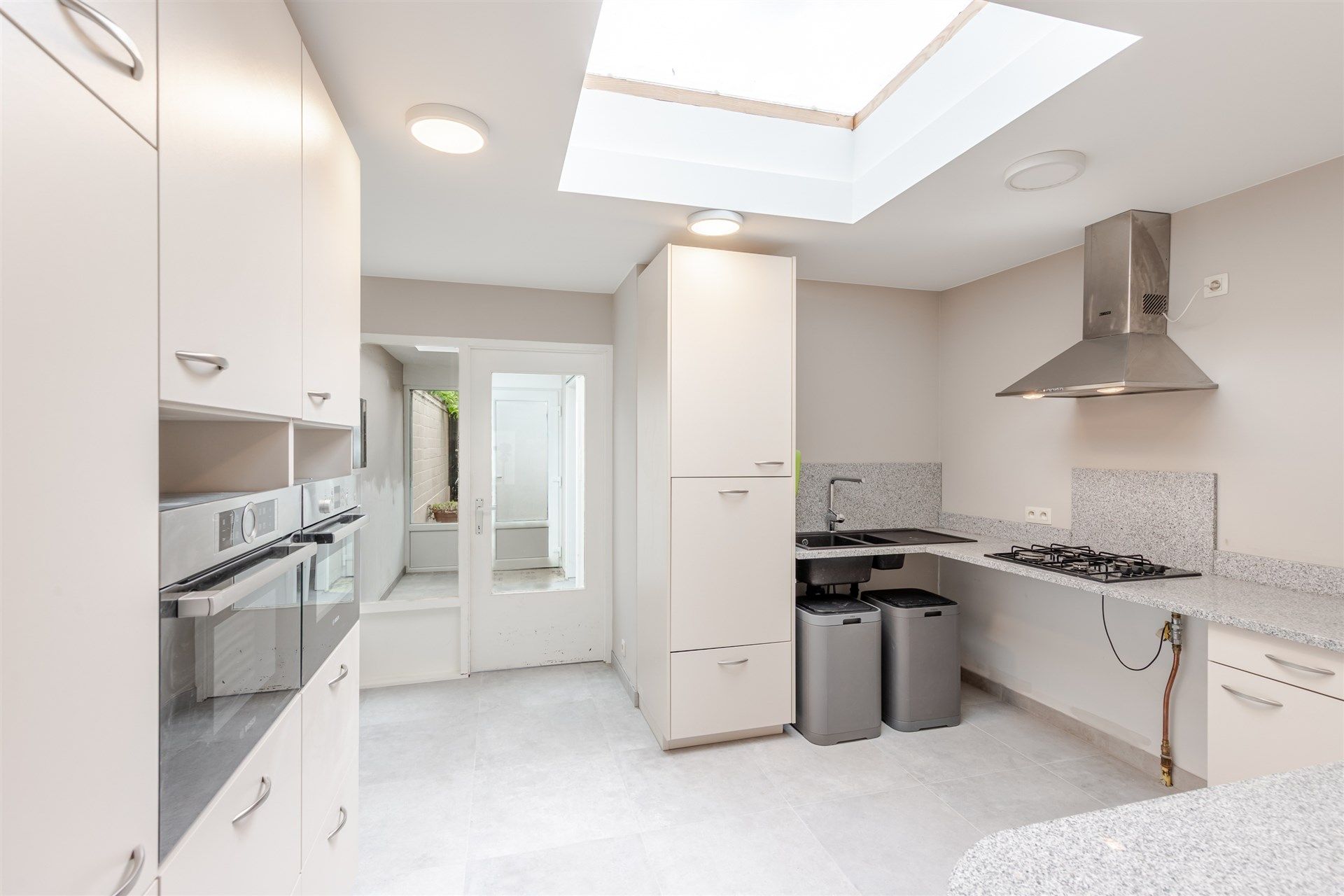 Leuke instapklare rijwoning op een rustige ligging in Wetteren foto 6