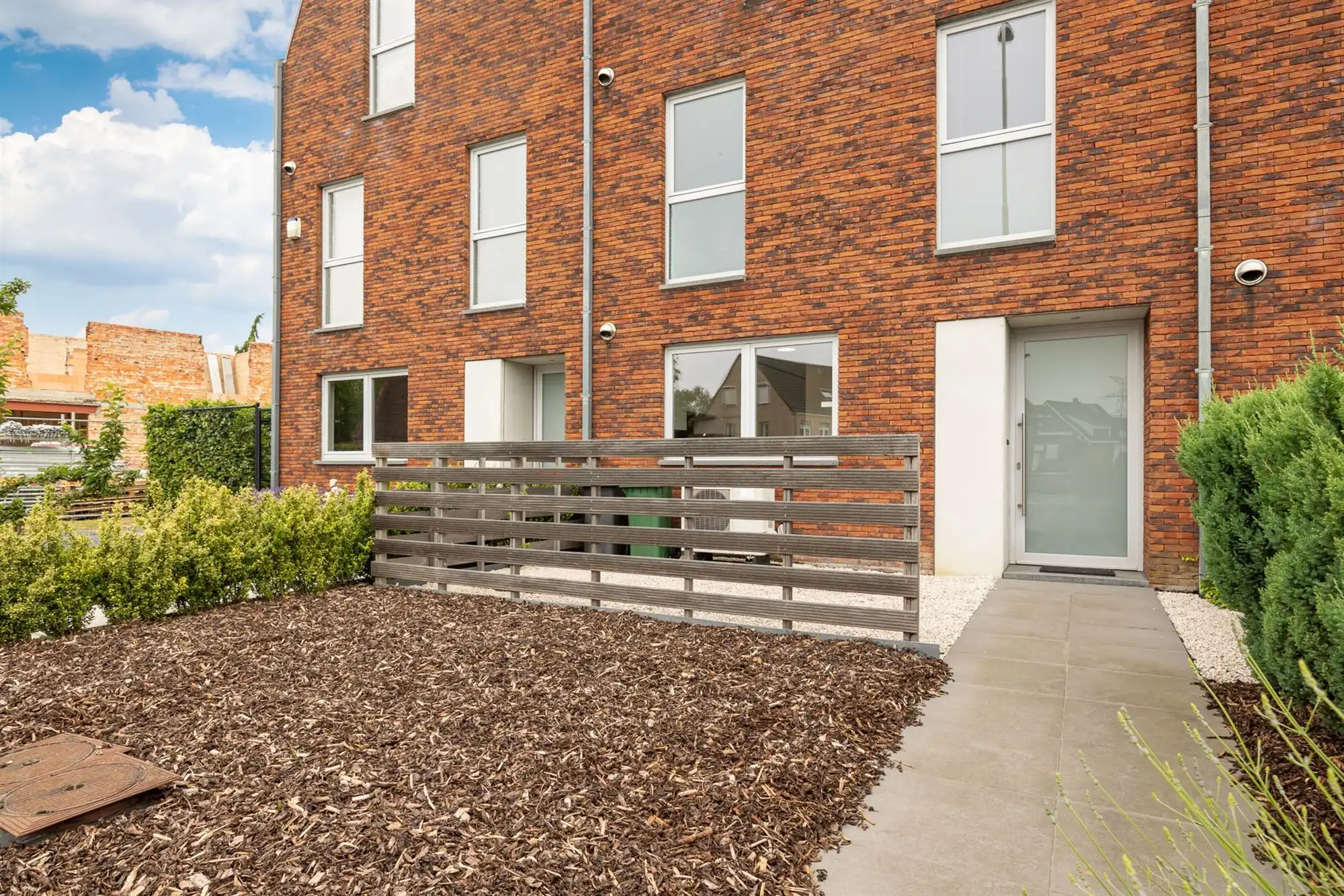 Instapklare moderne woning met 4 slpk. en tuin foto 30