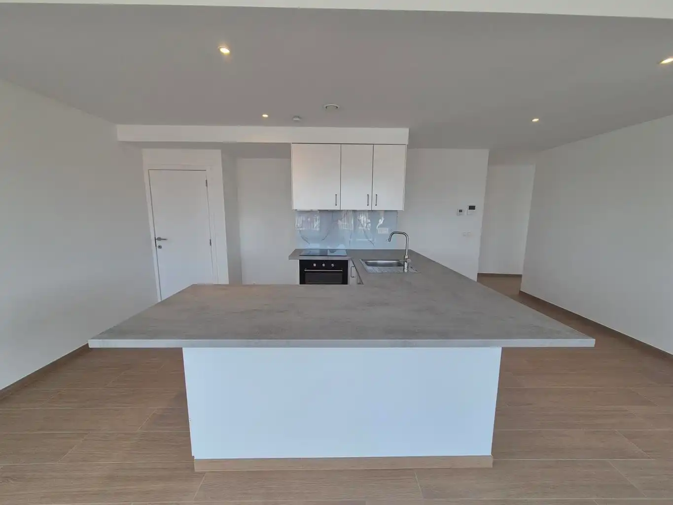 Nieuwbouw penthouse met 3 slpks, terras en kelder foto 5
