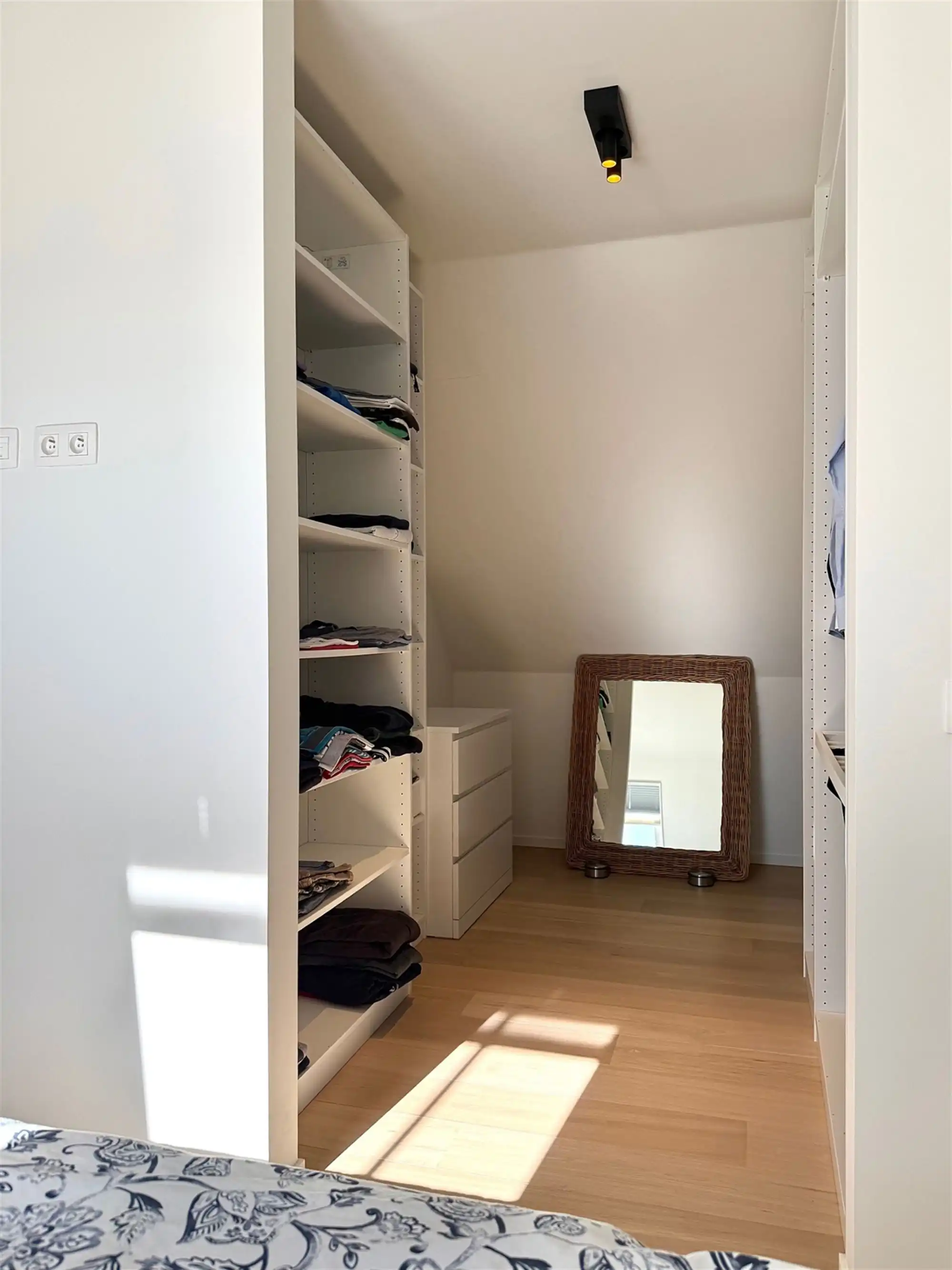 Instapklare DORPSWONING met 3 SLAAPKAMERS, TUIN/TERRAS, GARAGE & grote KELDER foto 17