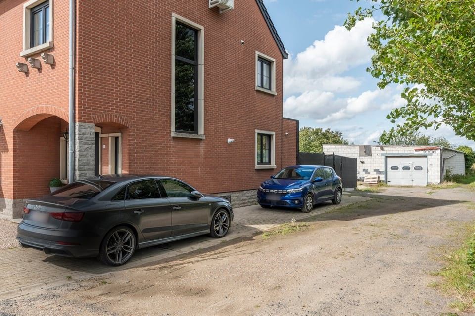 GERENOVEERDE GEZINSWONING MET RUIME LOODS IN SINT-TRUIDEN foto 35