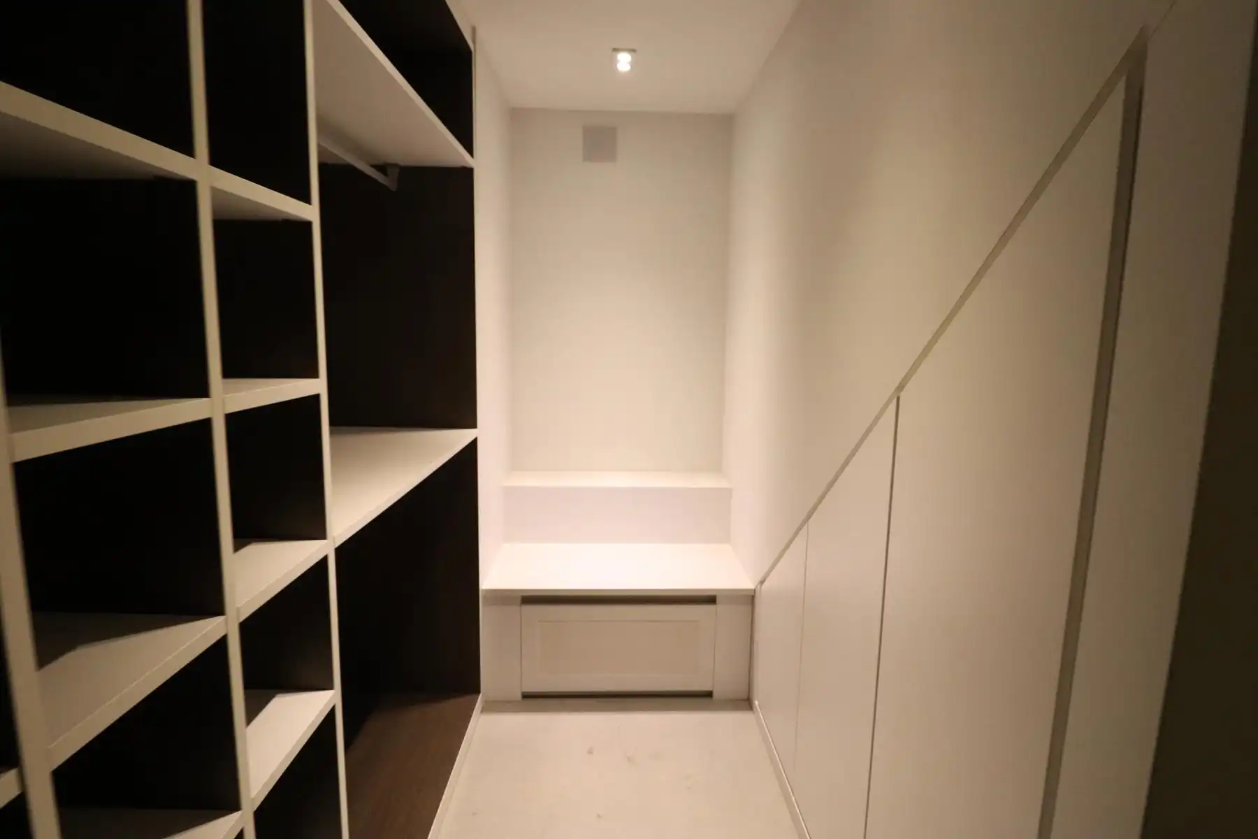 KMO-UNIT VAN 500M² MET BIJHORENDE KANTOREN. INDUSTRIEZONE MERKSPLAS foto 14