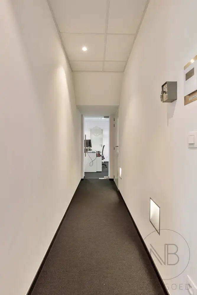 Instapklare en goed gelegen kantoorruimte foto 14