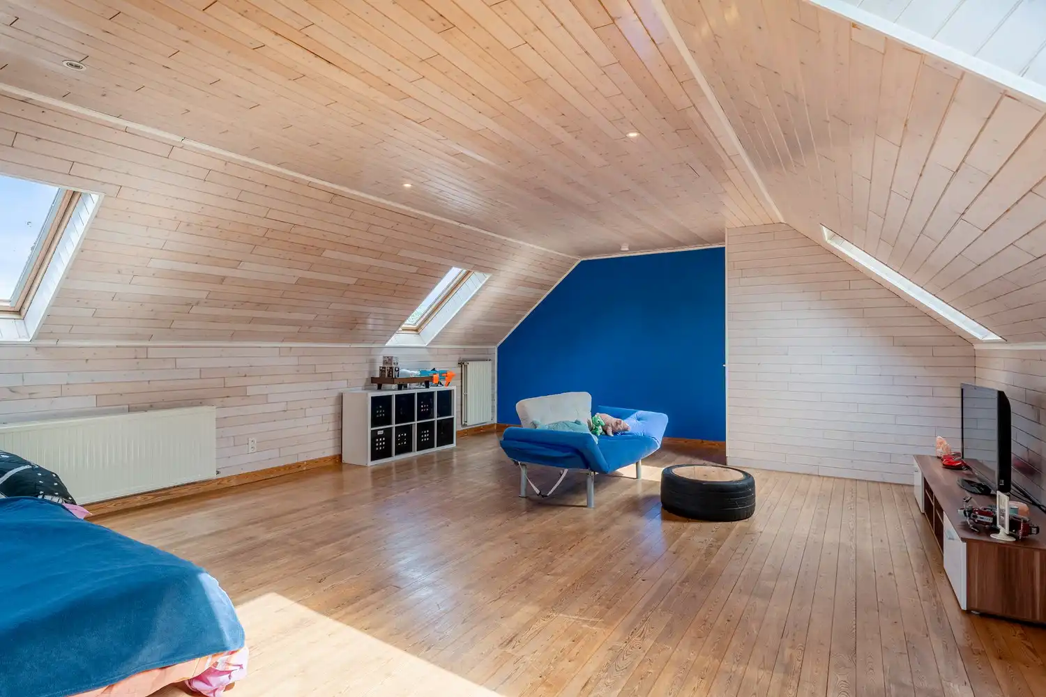 Ruime en lichtrijke woning met 4 slaapkamers, 2 garages, een kelder en een tuin te Oud-Heverlee! foto 24