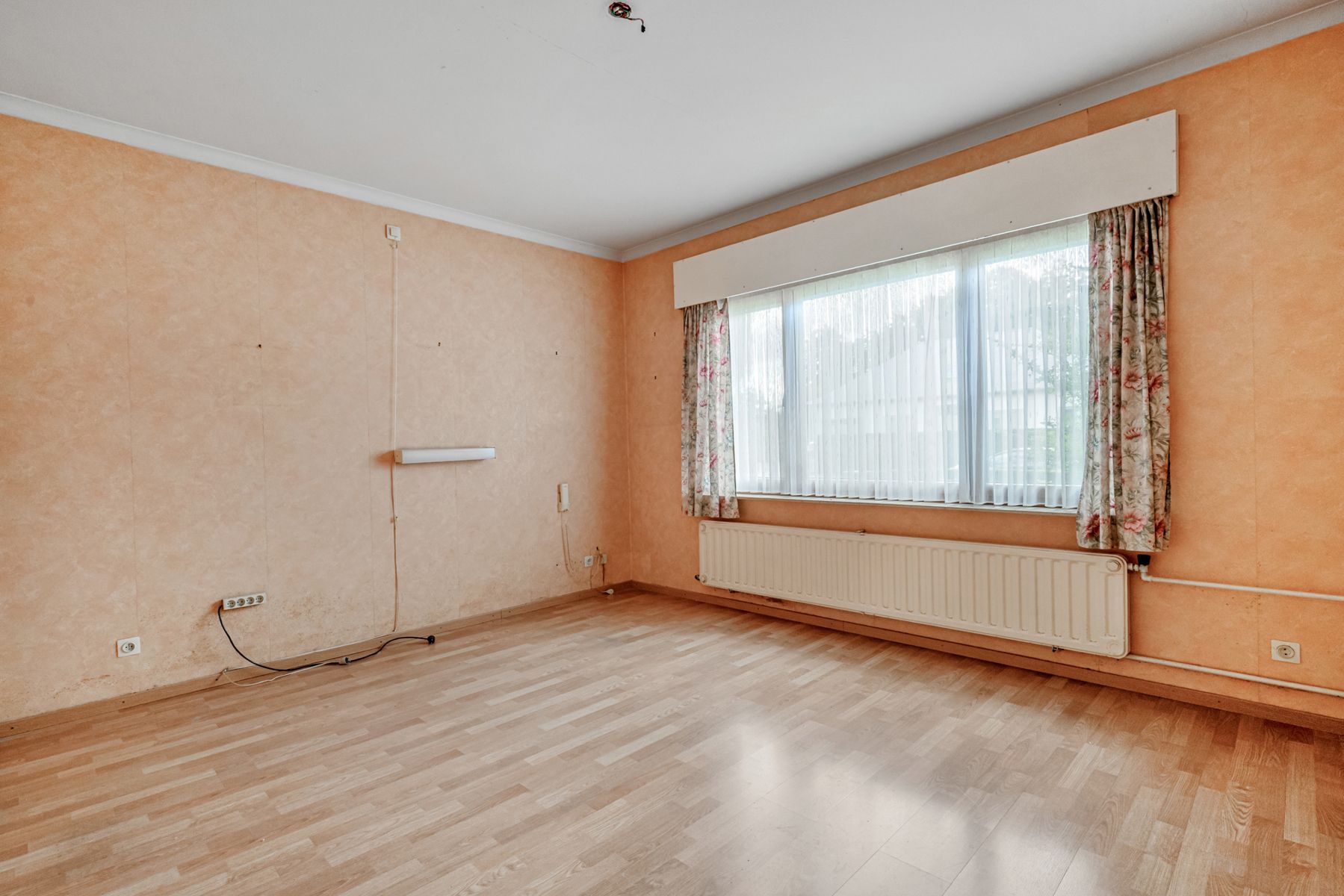 Goed onderhouden woning met 3 kamers, 2 garages en tuin. foto 7