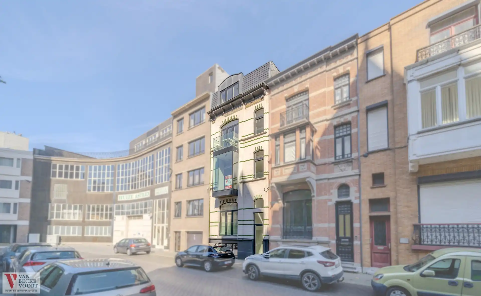 Appartement in gerenoveerd eclectisch herenhuis aan de Sint-Jozefkerk foto 14