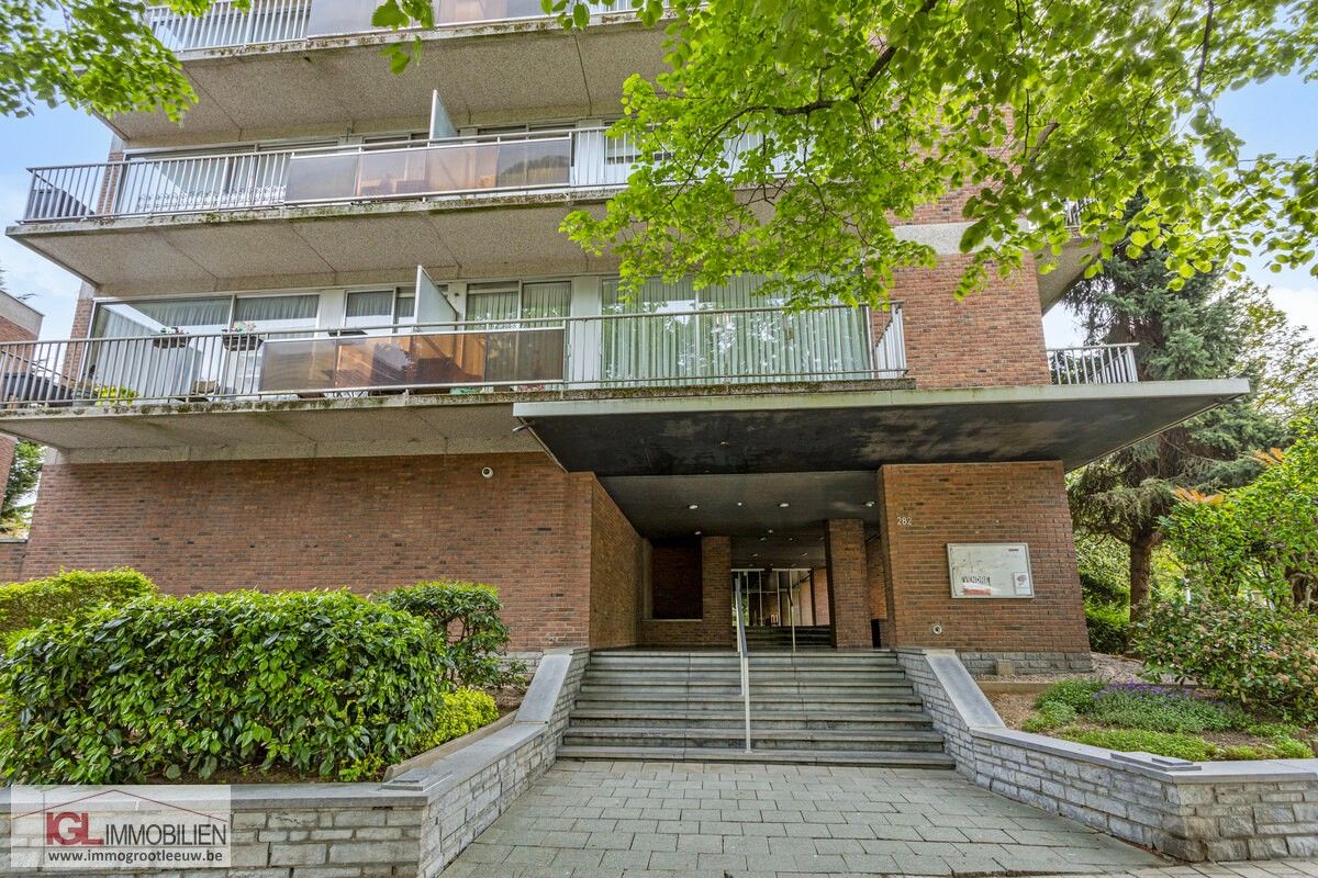 Lumineus 2-kamer appartement met 2 terrassen, garage en kelder foto {{pictureIndex}}