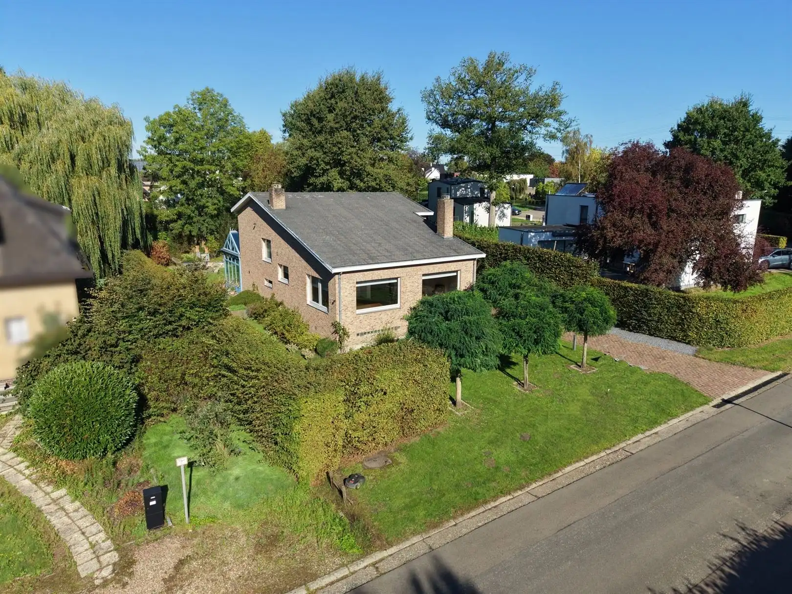 Te renoveren woning in het gegeerde Henegauwberg foto 2