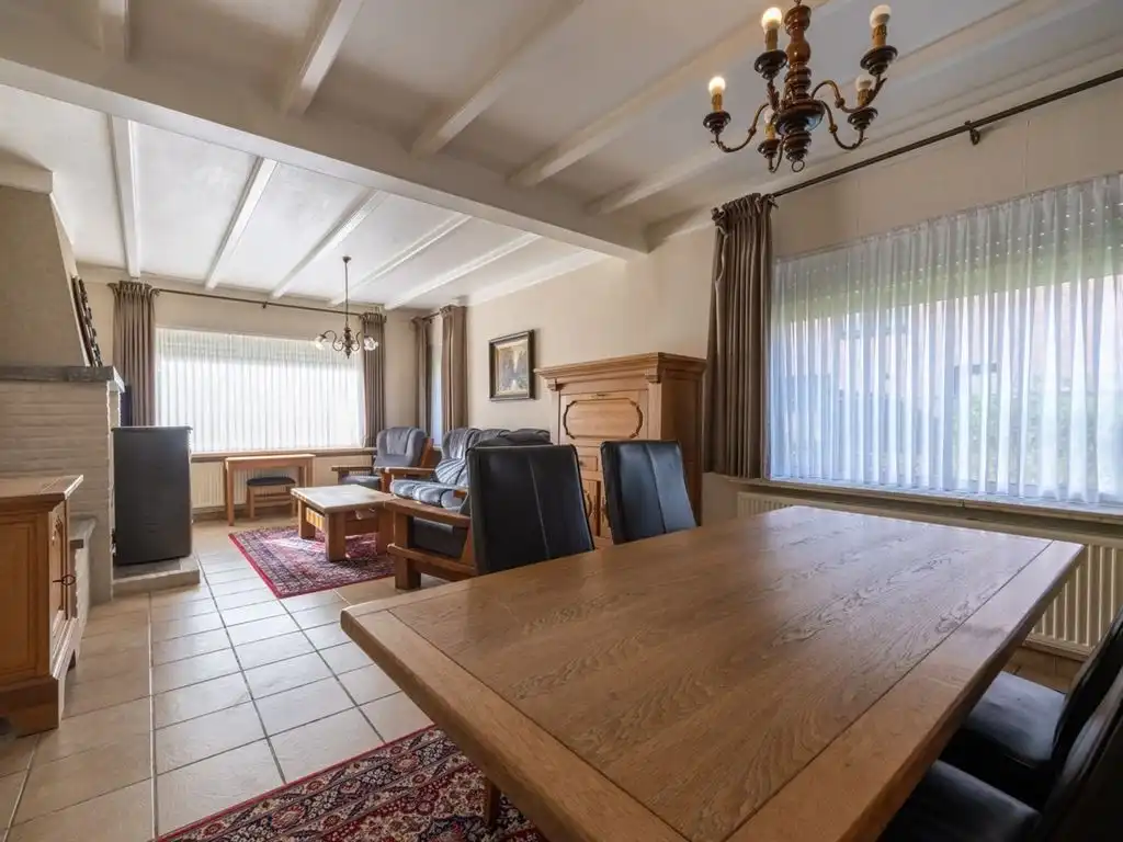 Verzorgde vrijstaande woning, grotendeels gerenoveerd foto 18