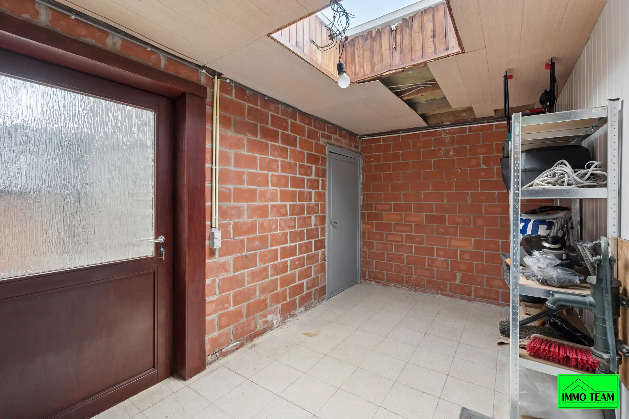 Deels gerenoveerde gezinswoning met potentieel  foto 12
