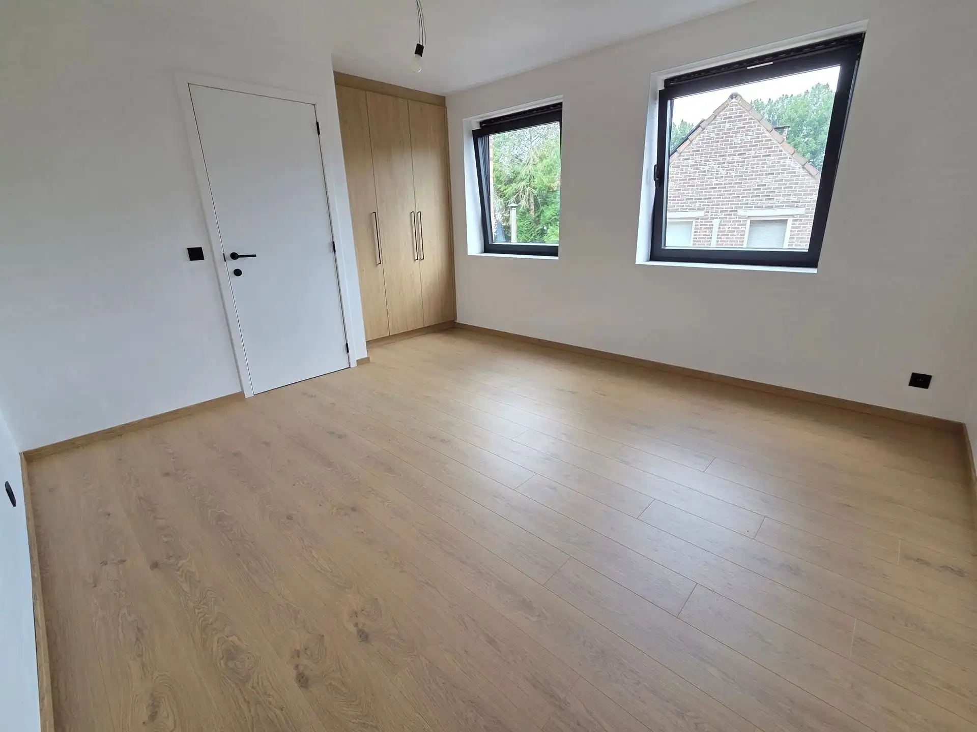 Prachtige, energiezuinige nieuwbouw woning te Keerbergen, gelegen vlakbij het centrum, winkels, scholen en openbaar vervoer.  foto 9