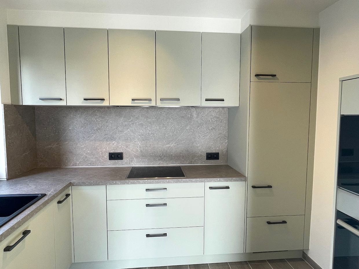 Gerenoveerd 2-kamerduplexappartement met overdekte autostaanplaats foto 8