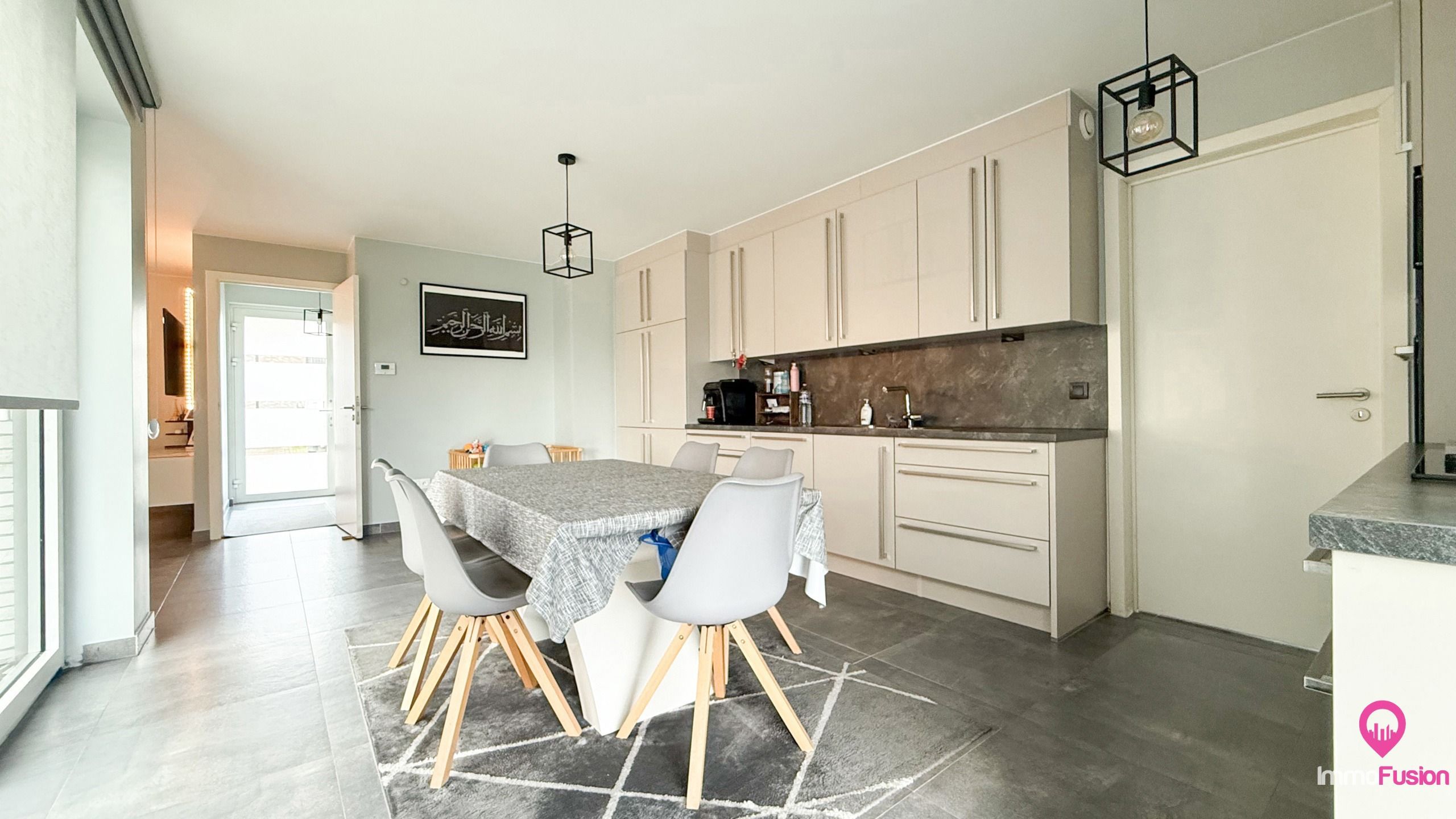 Recente halfopen woning met 2slpk en mooi tuin in Boekt! foto 9