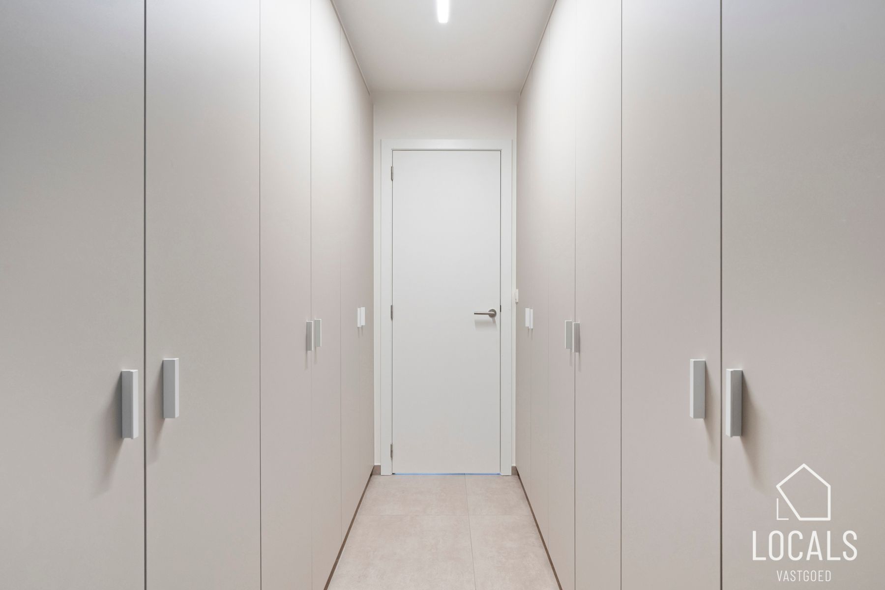 Nieuwbouw appartement met autostaanplaats in centrum Ninove foto 17