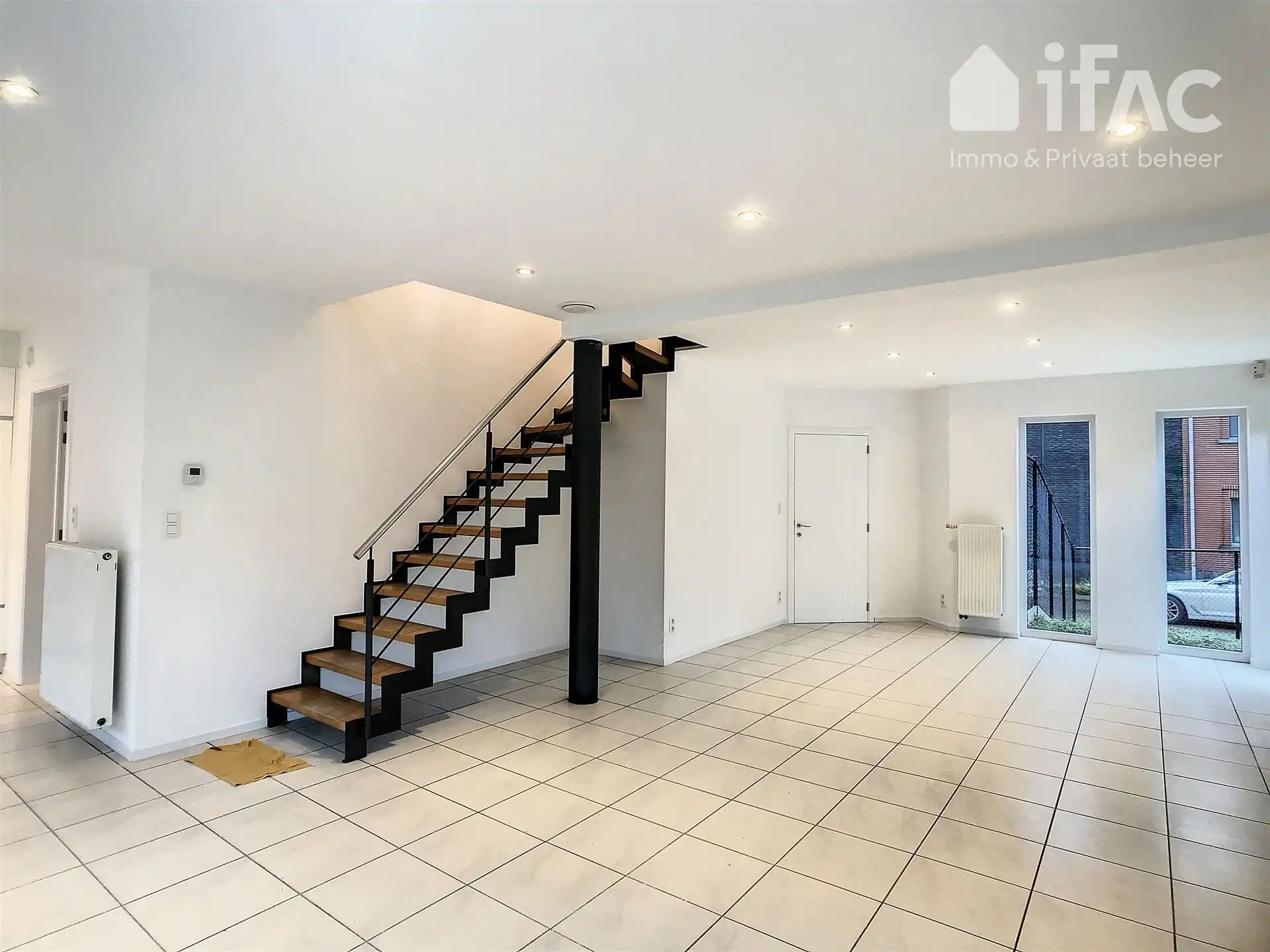 Villa met 4 slaapkamers en leuke tuin foto 3