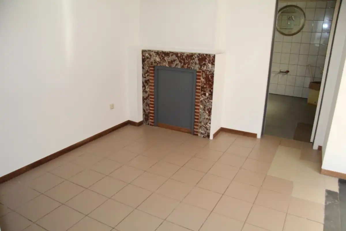 Woning met 2 slaapkamers, stalling en diepe tuin foto 4