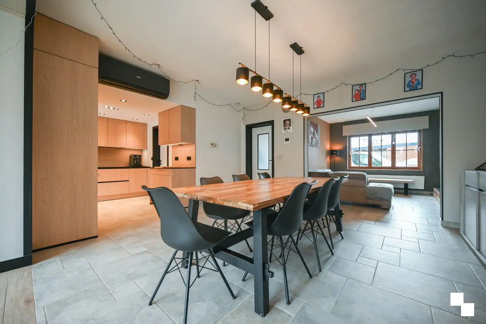 Energiezuinige, gerenoveerde gezinswoning met inpandige garage foto 3