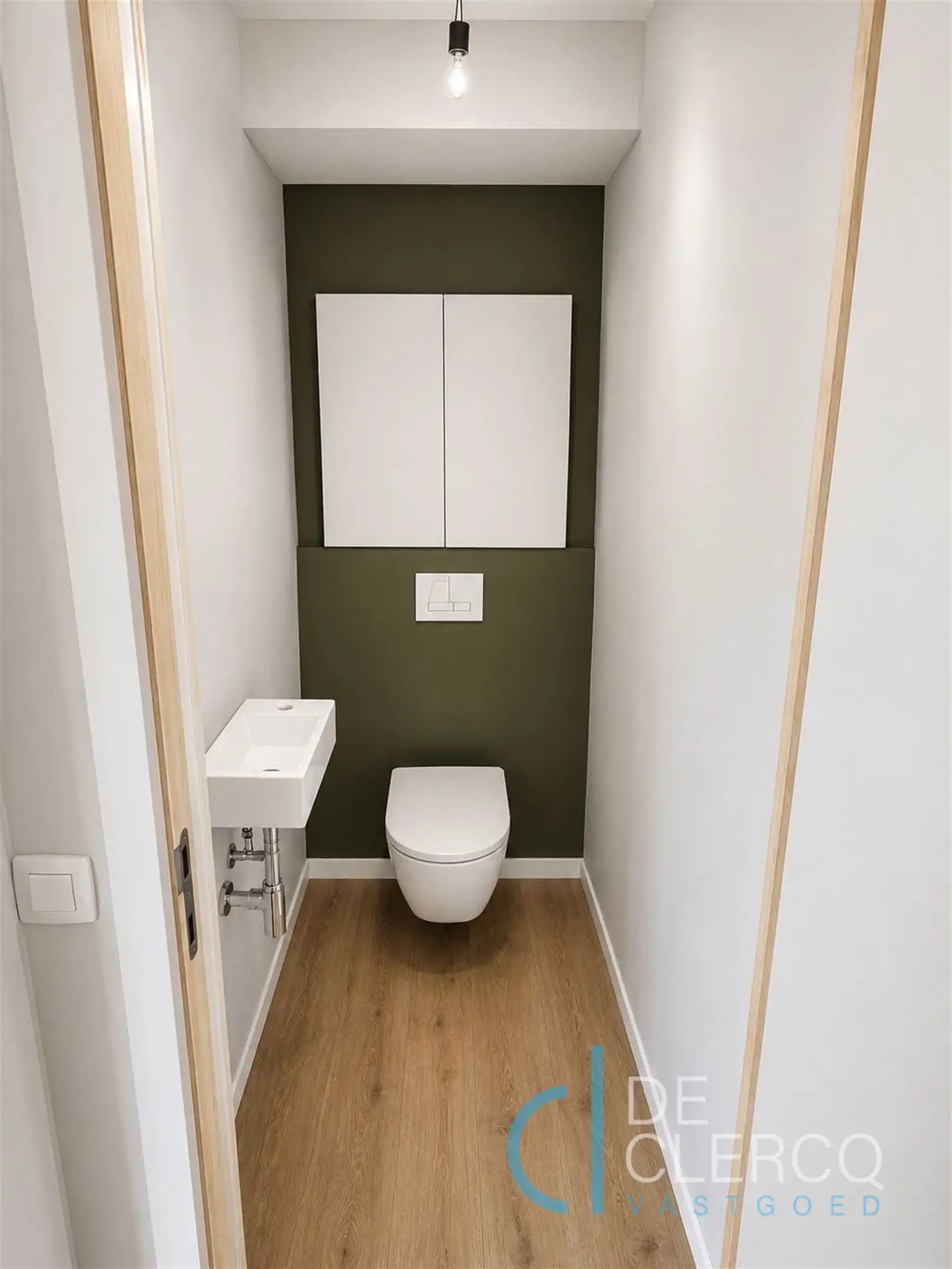 Gerenoveerd appartement met groot terras te Lochristi foto 10