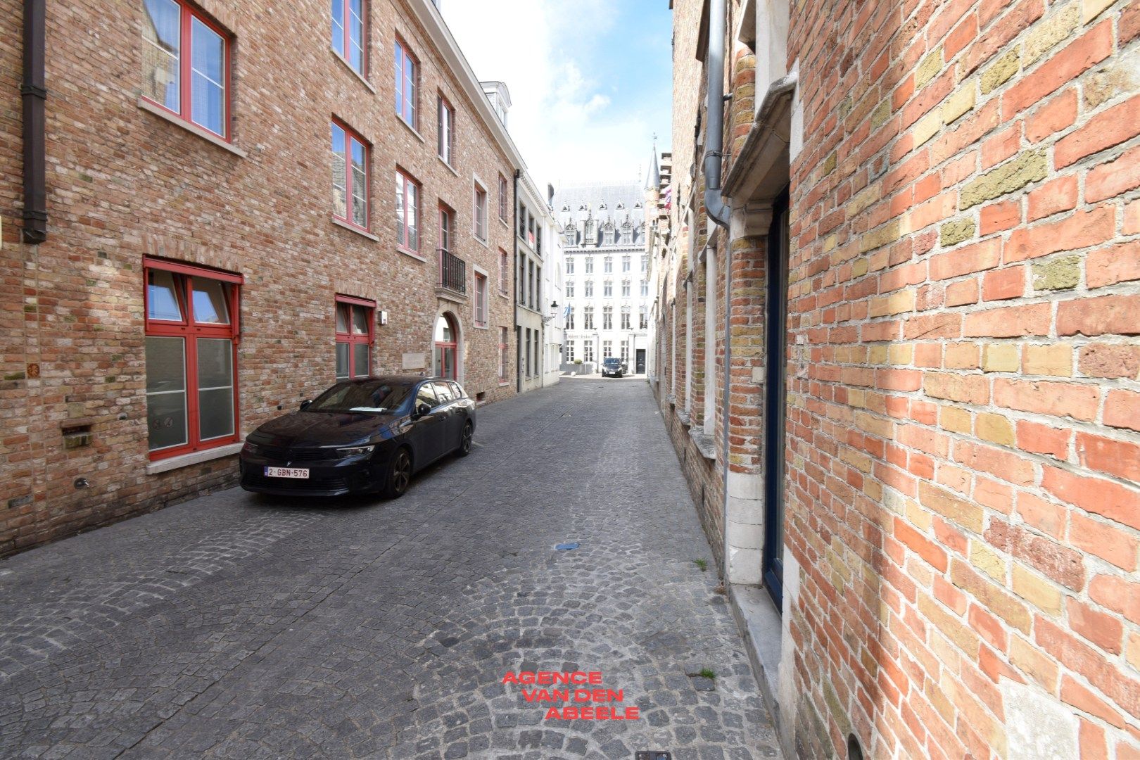 Opgefrist appartement met 1 slaapkamer te  Brugge. foto 3