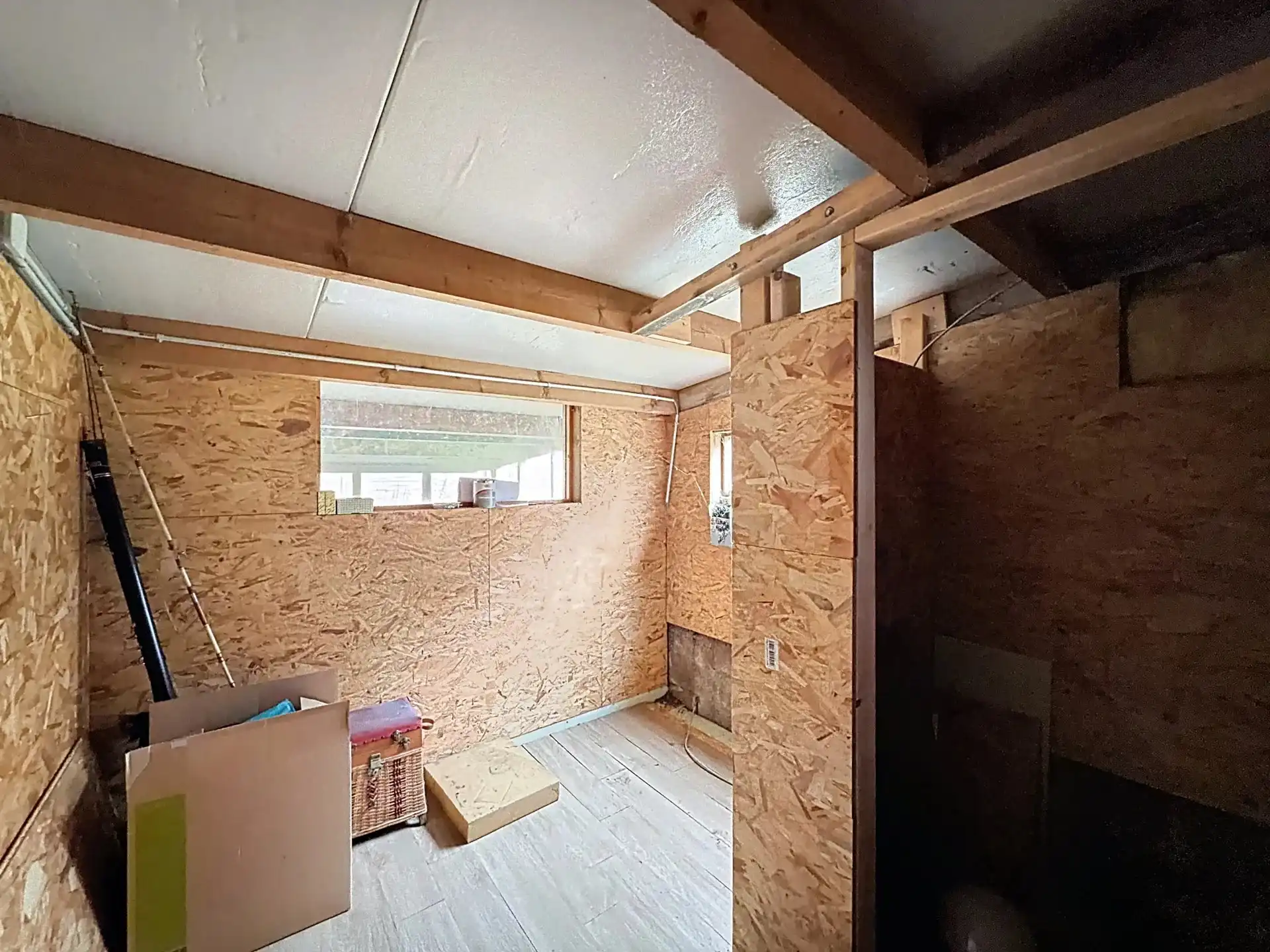 Op te frissen woning met 4 slaapkamers op een groot perceel. foto 41