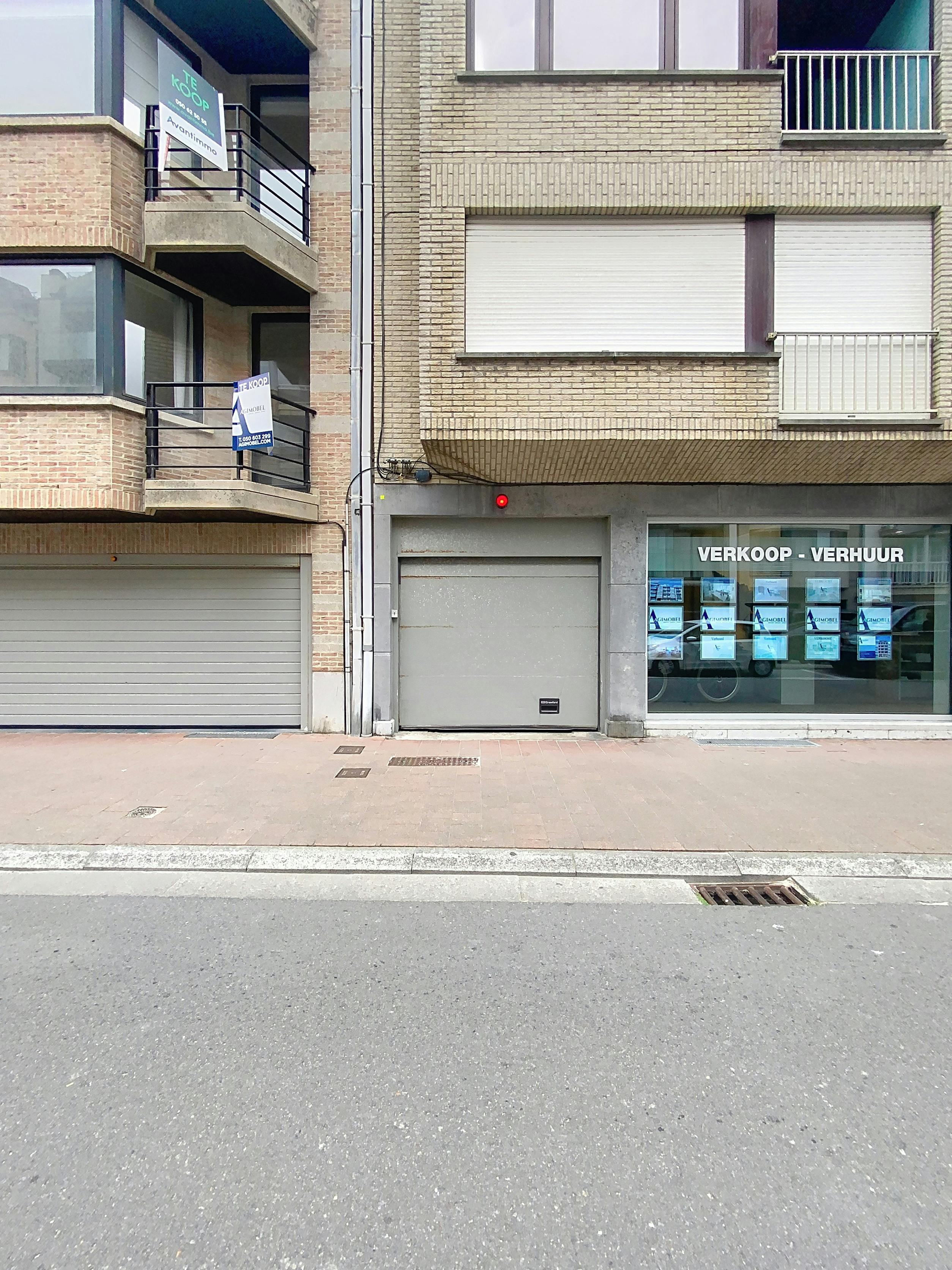 Dubbele garagebox te koop in het centrum van Knokke-Heist foto 4