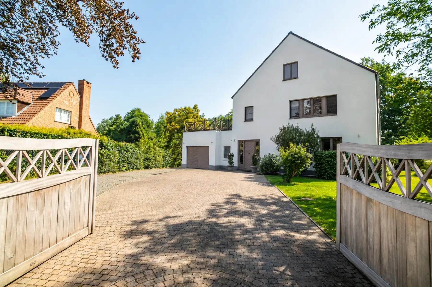 Ruime villa met zwembad en panoramische vergezichten foto 15