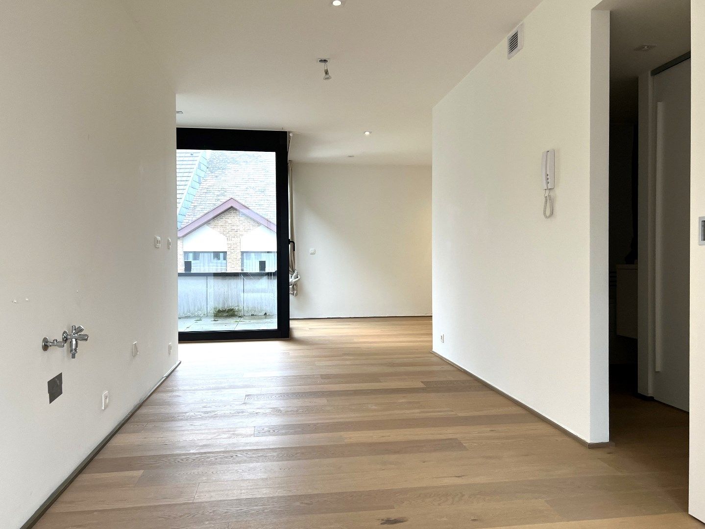 Ruim, modern Handelspand te huur in het centrum van Diest foto 15