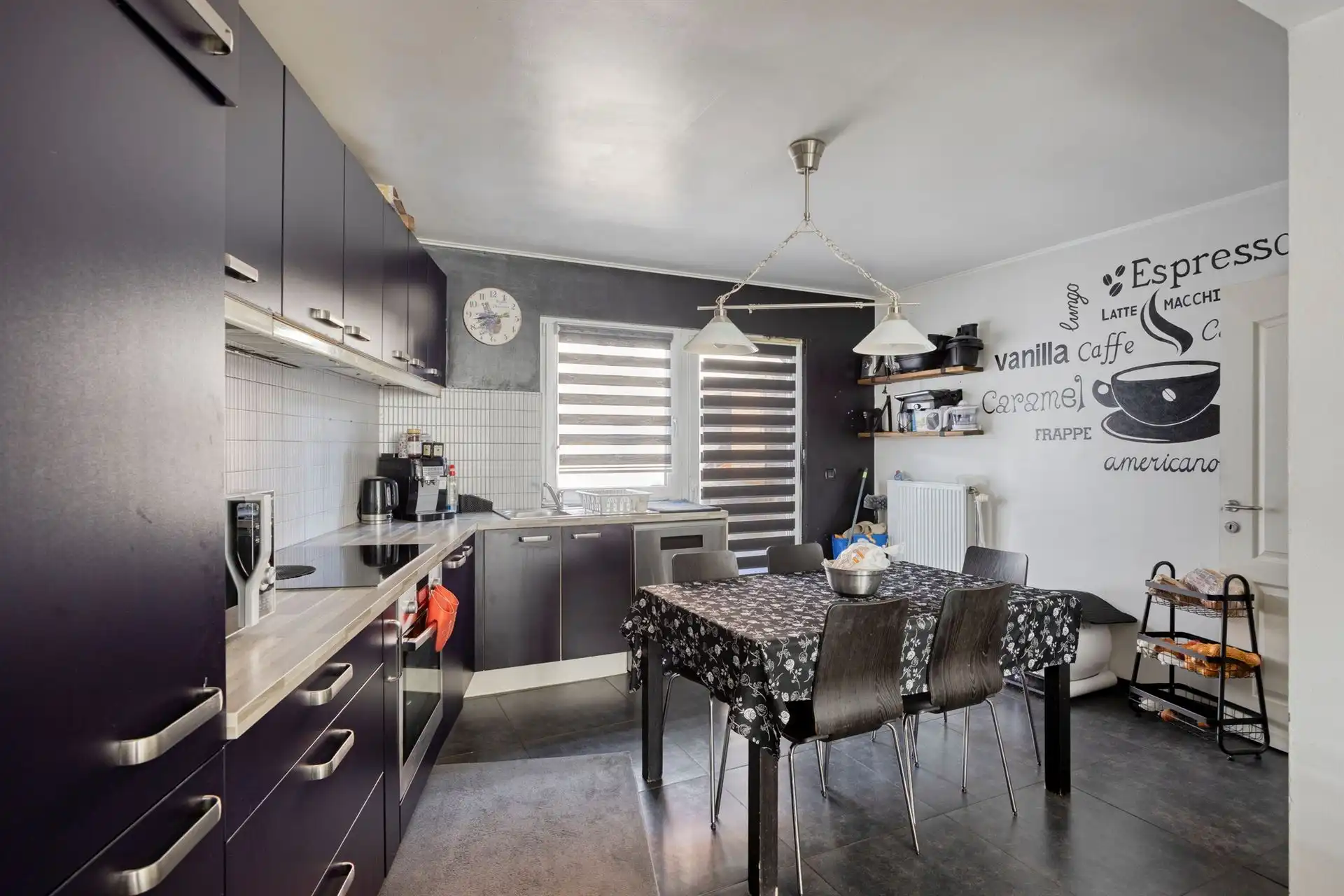 Ruime woning van 183 m² met 4 slpk's op uitstekende locatie! foto 4
