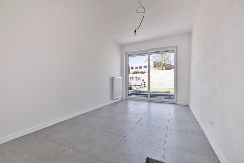 Volledig gerenoveerd, gelijkvloers appartement  met tuin en parkeerplaats TE KOOP in Beveren-Leie! foto 10