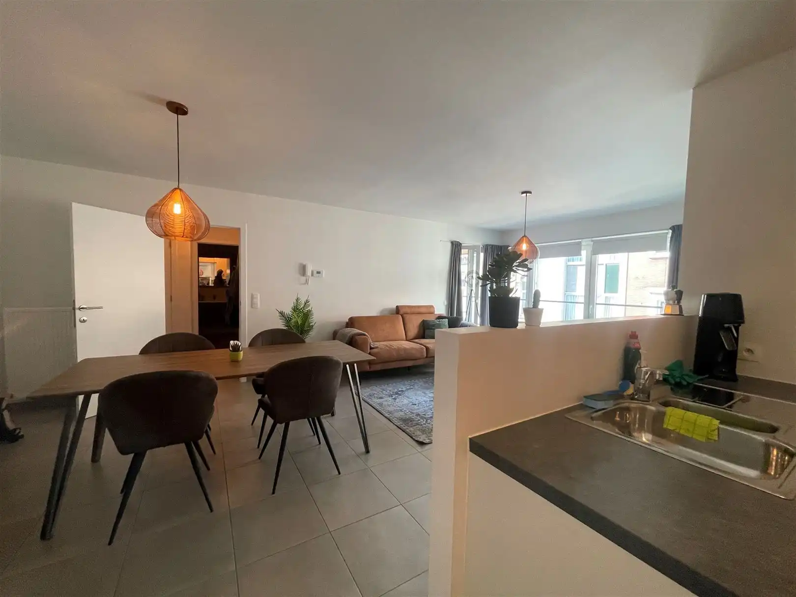 Centraal  gelegen appartement met autostaanplaats foto 15