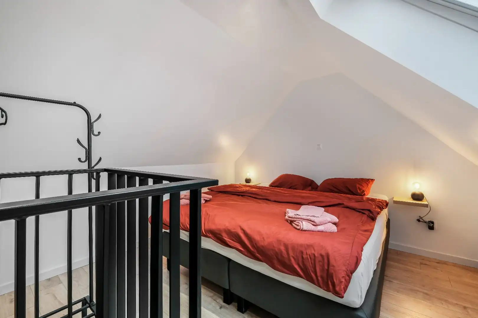 Instapklaar appartement met 2 slaapkamers en staanplaats in Ieper-centrum foto 14