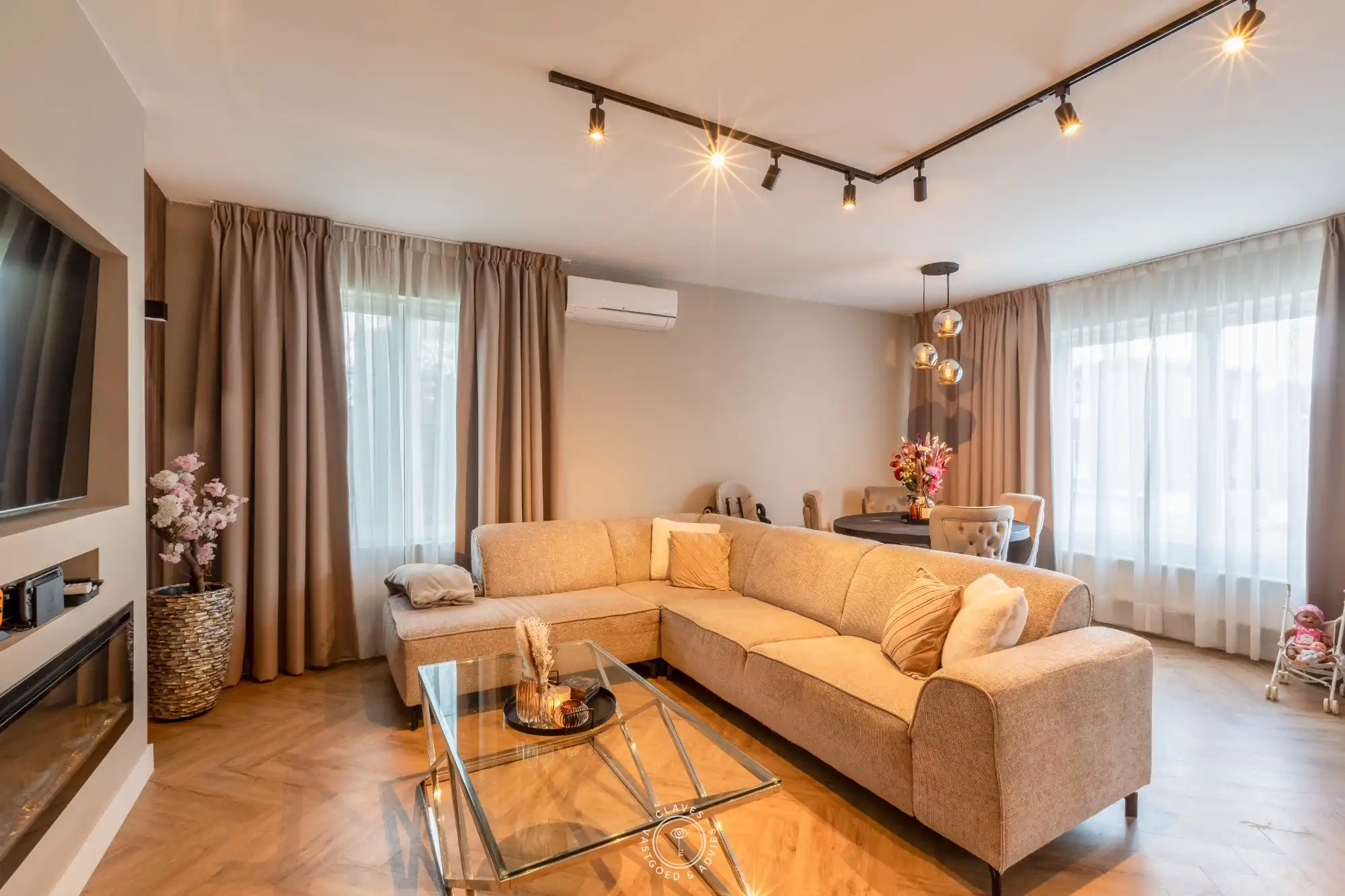Modern vernieuwd 3-slaapkamerappartement op TOP-locatie met garage foto 4