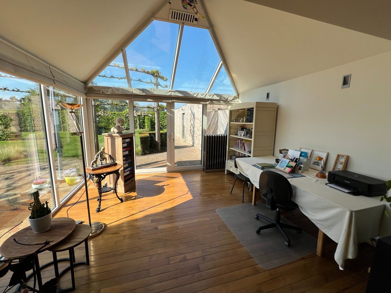 Luxueus gelijkvloers appartement met 3 slaapkamers, tuin en garage foto 4