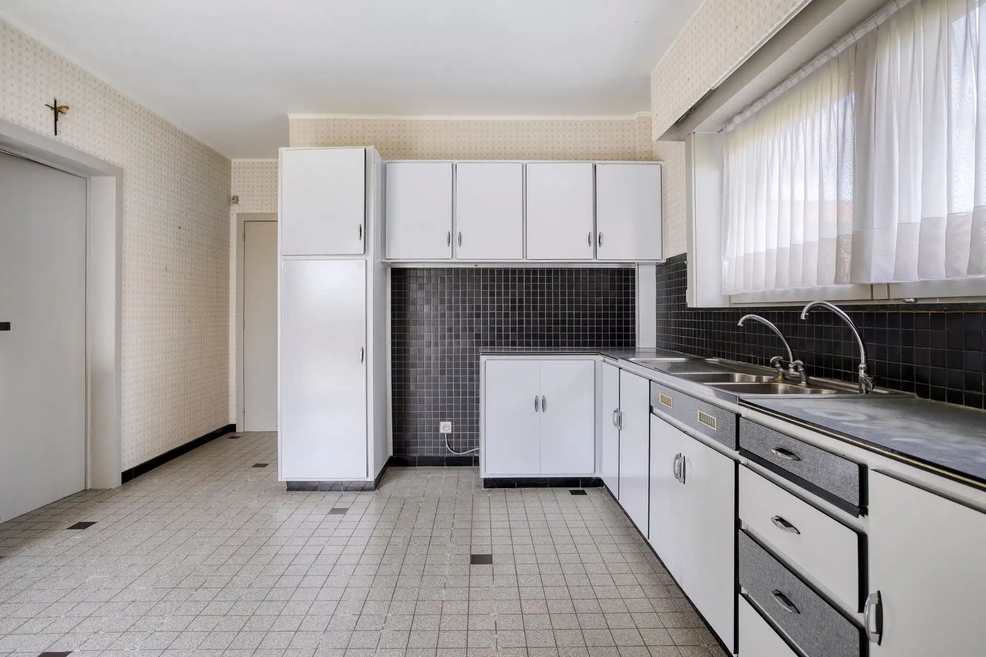 Ruime, degelijke woning, 4 slpks., op 993m² grond. foto 8