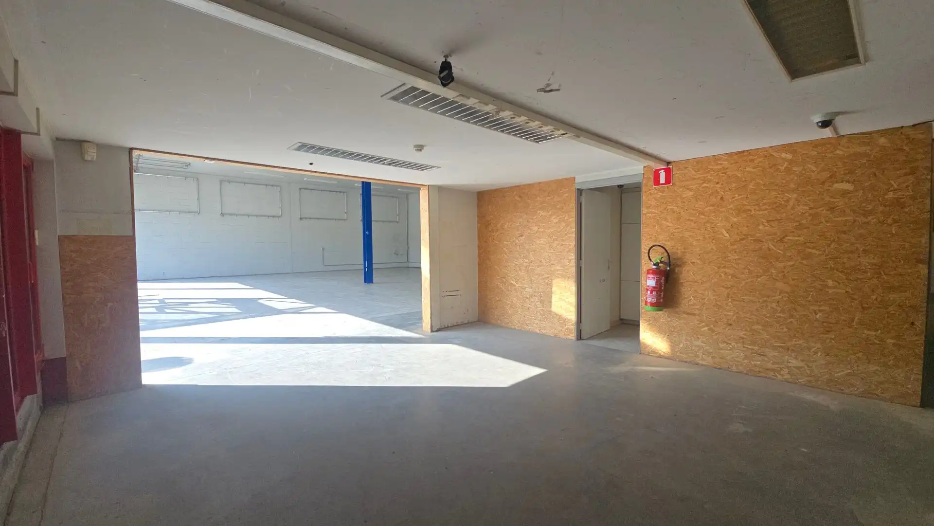 Bedrijfspand met showroom en magazijnen te huur Brusselsesteenweg, Herent foto 3