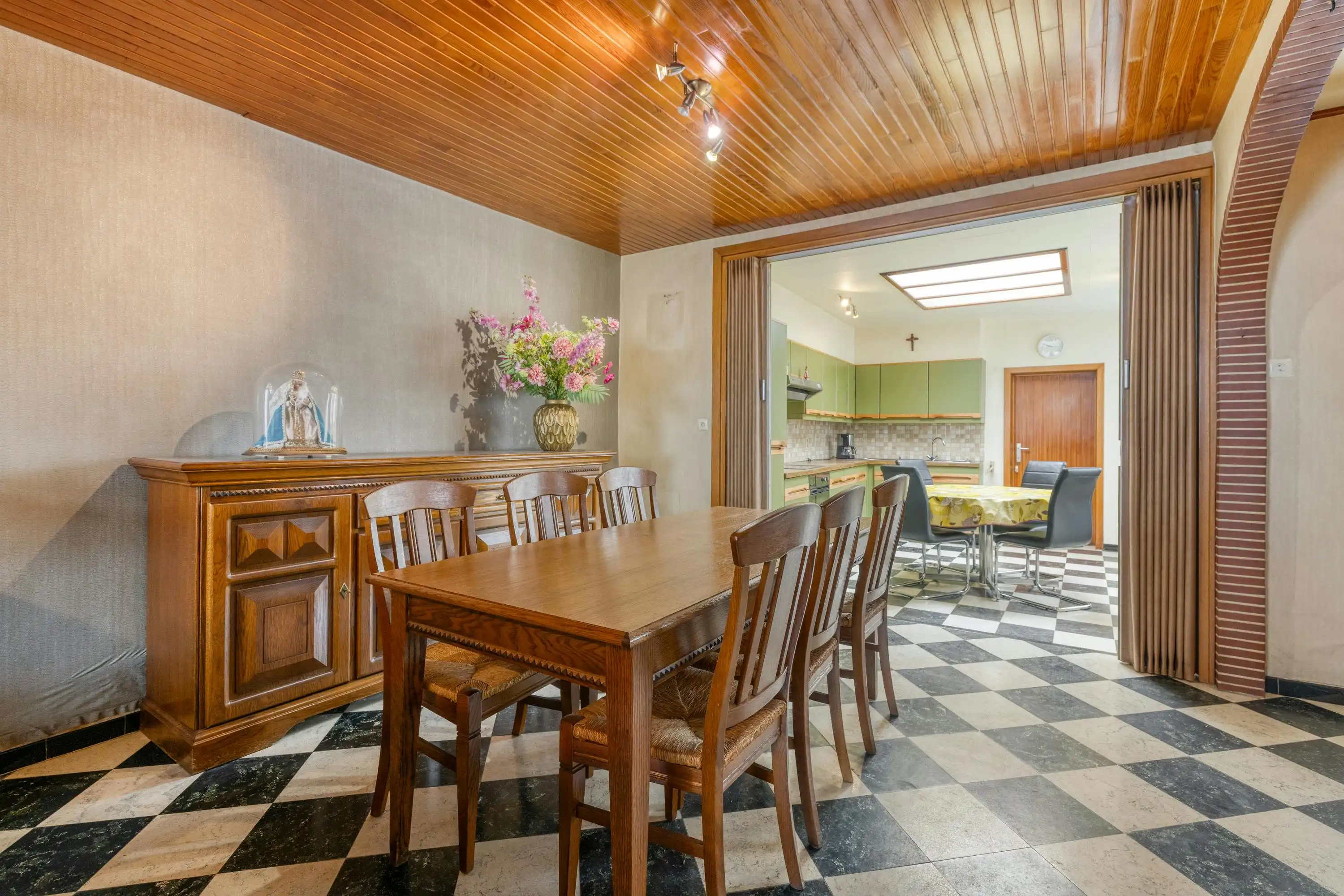 Huis te koop in Woesten met 3 kamers, garage en tuin foto 5