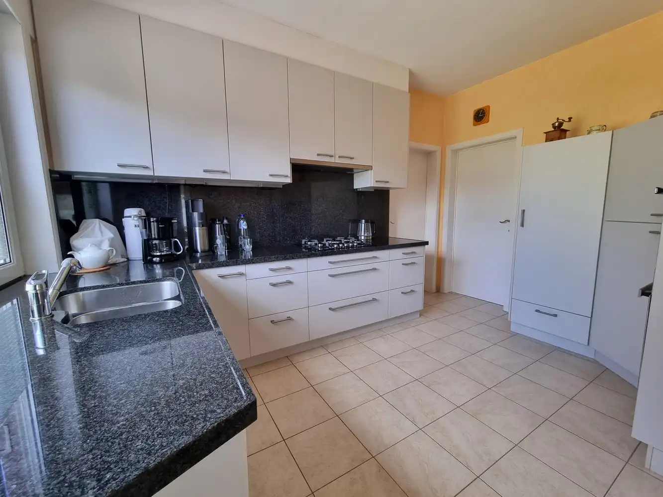Zeer ruime, instapklare woning met 4 slpks op een prachtig perceel van 16a33ca foto 13