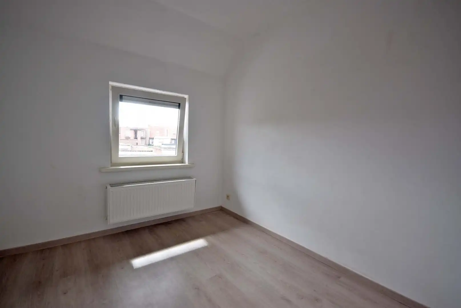 GEZELLIGE VOLLEDIG GERENOVEERDE STADSWONING foto 10