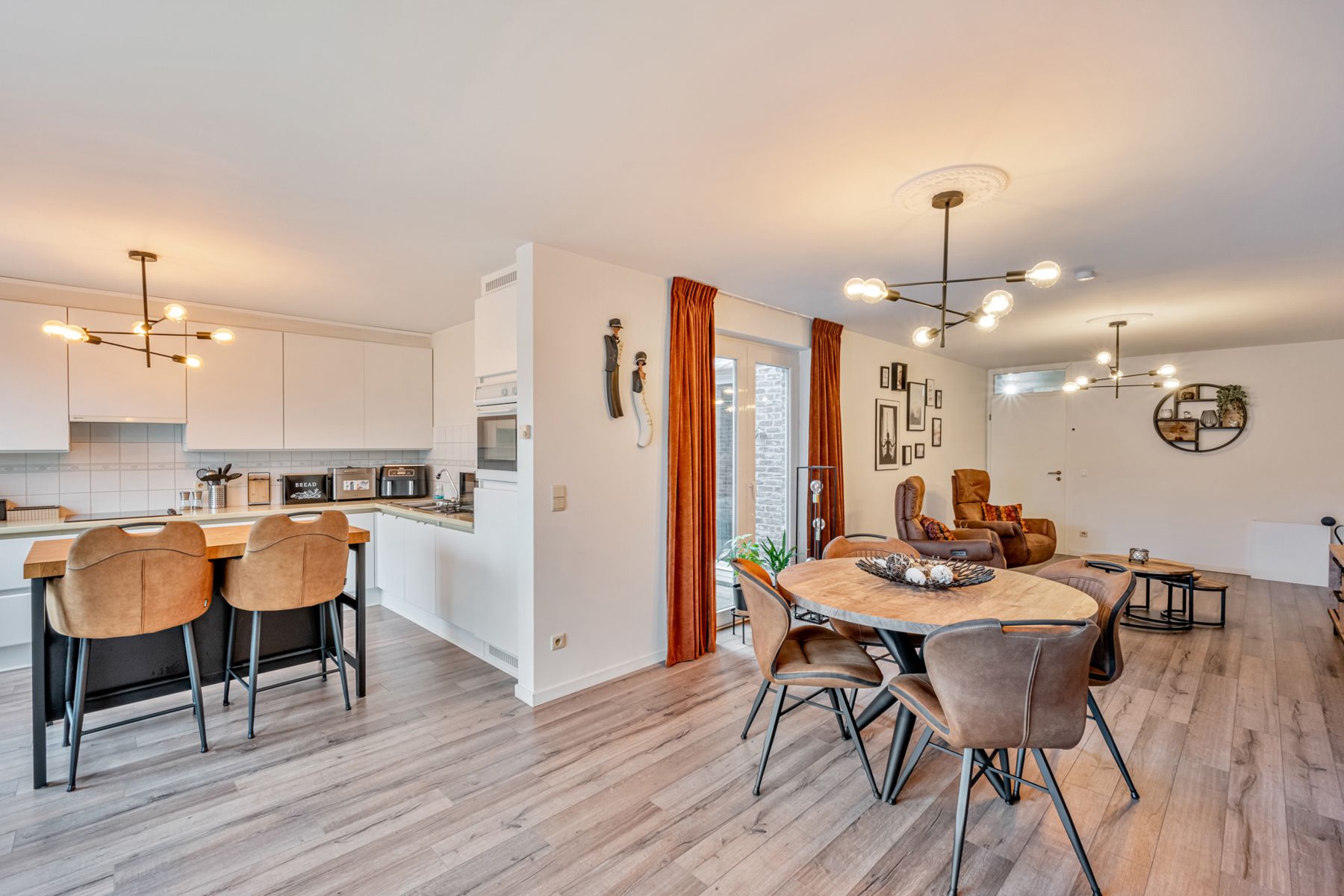 Gelijkvloers appartement met zonnig terras en aparte garage! foto 5