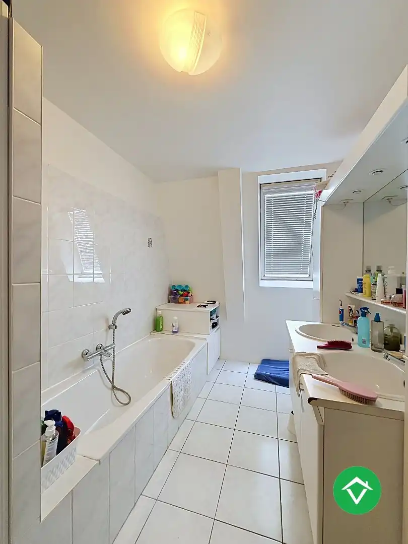 Instapklaar dakappartement met 4 slaapkamers, 2 terrassen en autostaanplaats te Roeselare (160m²) foto 15