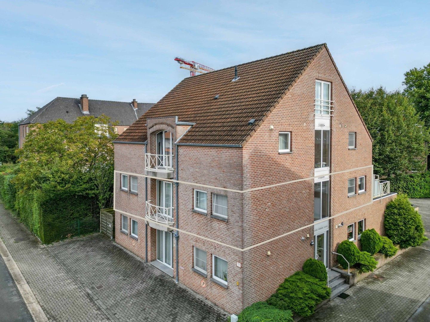 3 slpkr appartement (144 m²) en riant terras (48.3 m²) in Opglabbeek centrum foto 1