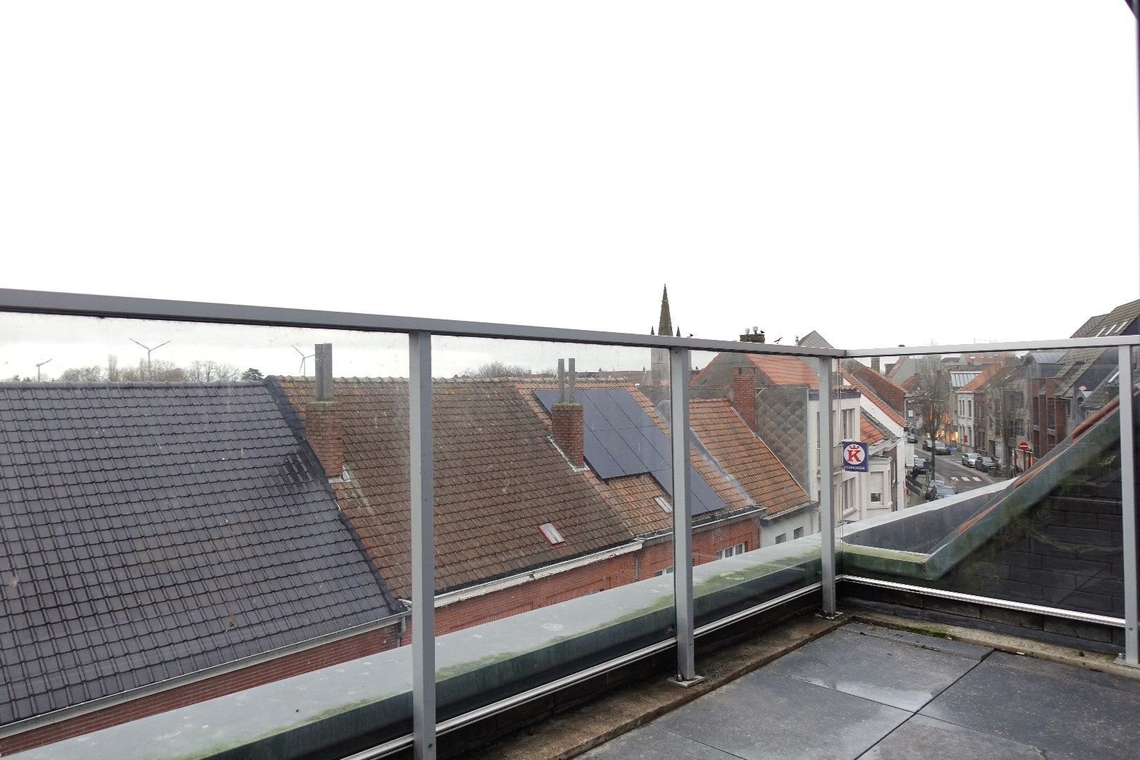 Ruim duplex appartement te Gistel met autostaanplaats foto 5